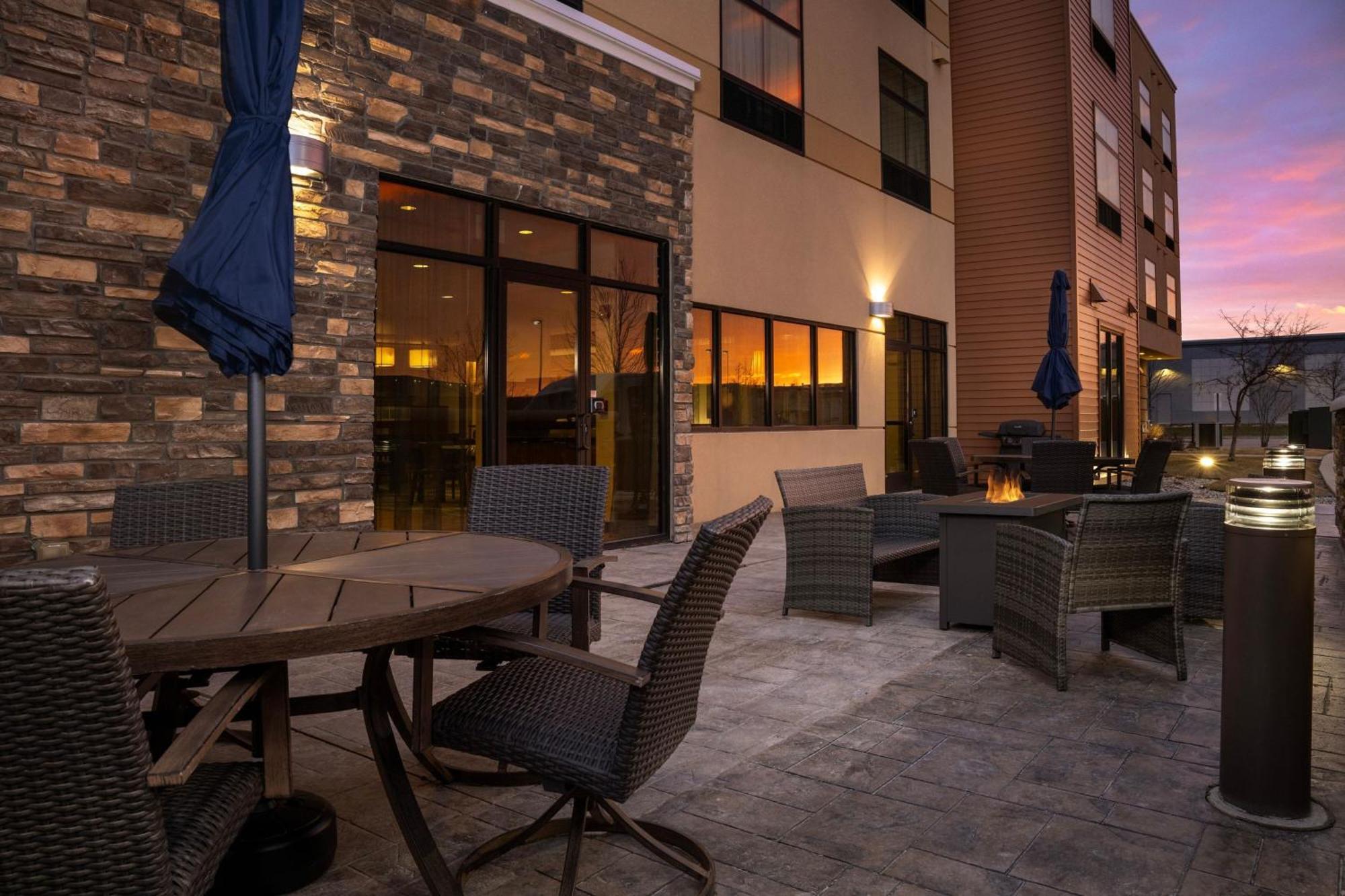 Fairfield Inn & Suites By Marriott Sioux Falls Airport Екстериор снимка