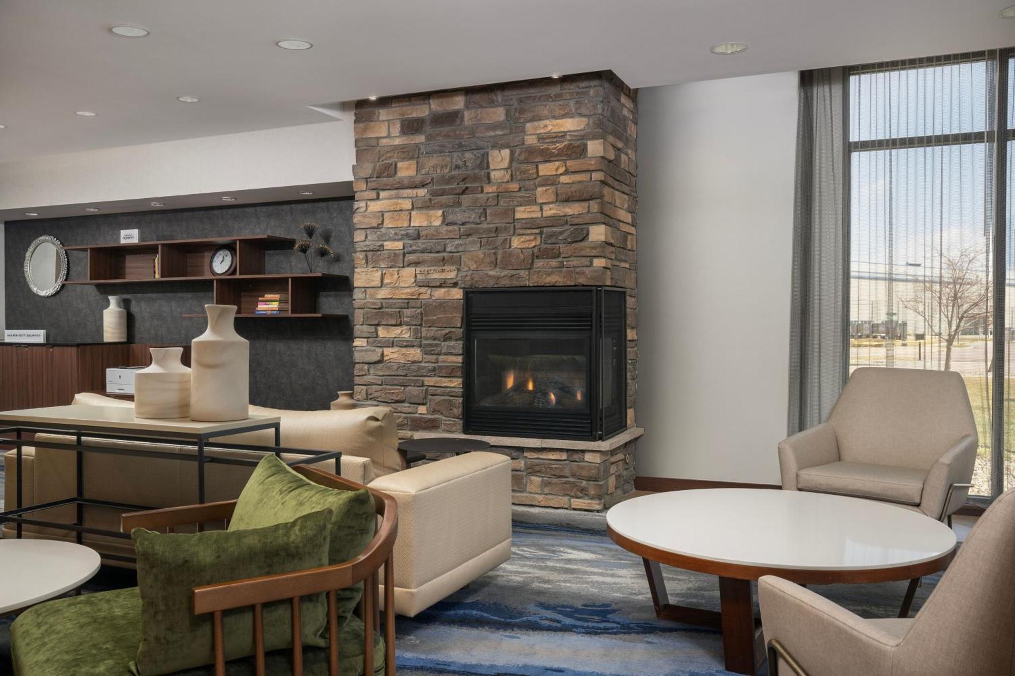 Fairfield Inn & Suites By Marriott Sioux Falls Airport Екстериор снимка
